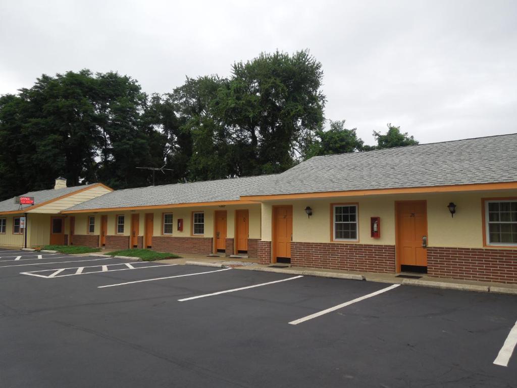 Sentinel Motel West Chester Εξωτερικό φωτογραφία