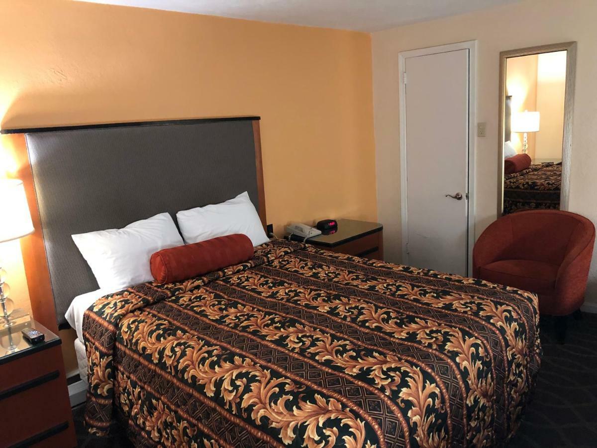 Sentinel Motel West Chester Εξωτερικό φωτογραφία
